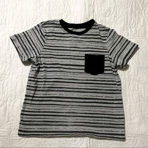 🔖Pocket Tee T-Shirt boys Medium Grey and Black Stripes